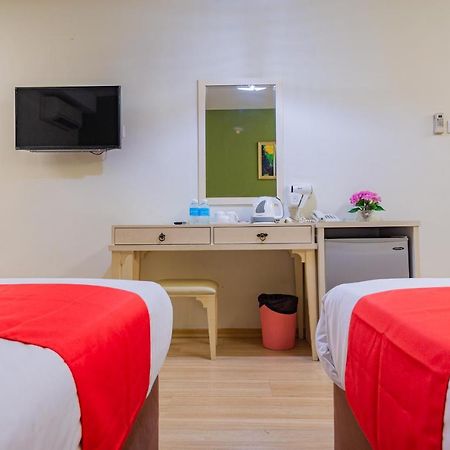 Hotel 101 Permas Jaya Johor Bahru Extérieur photo