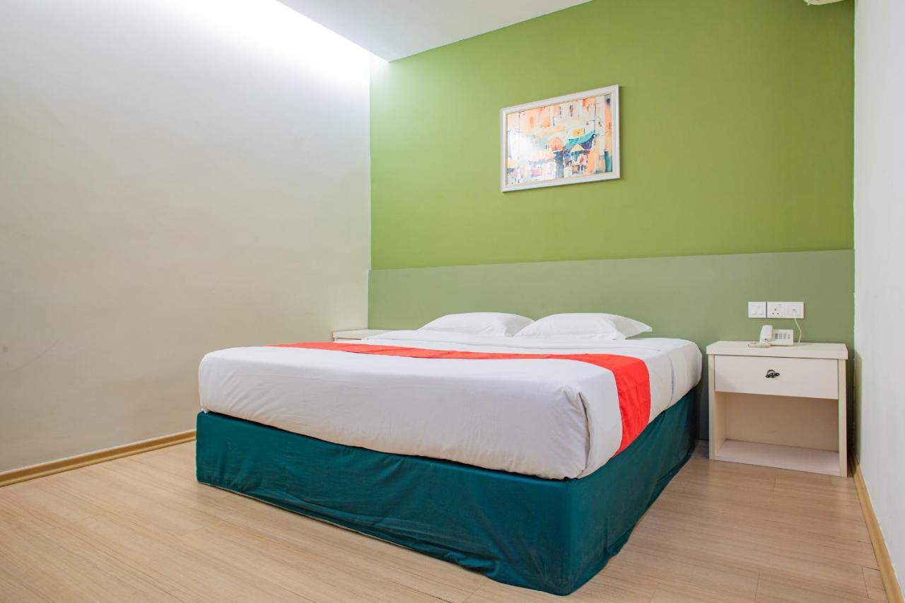 Hotel 101 Permas Jaya Johor Bahru Extérieur photo