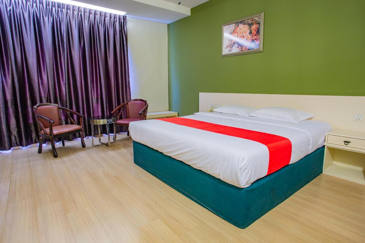 Hotel 101 Permas Jaya Johor Bahru Extérieur photo