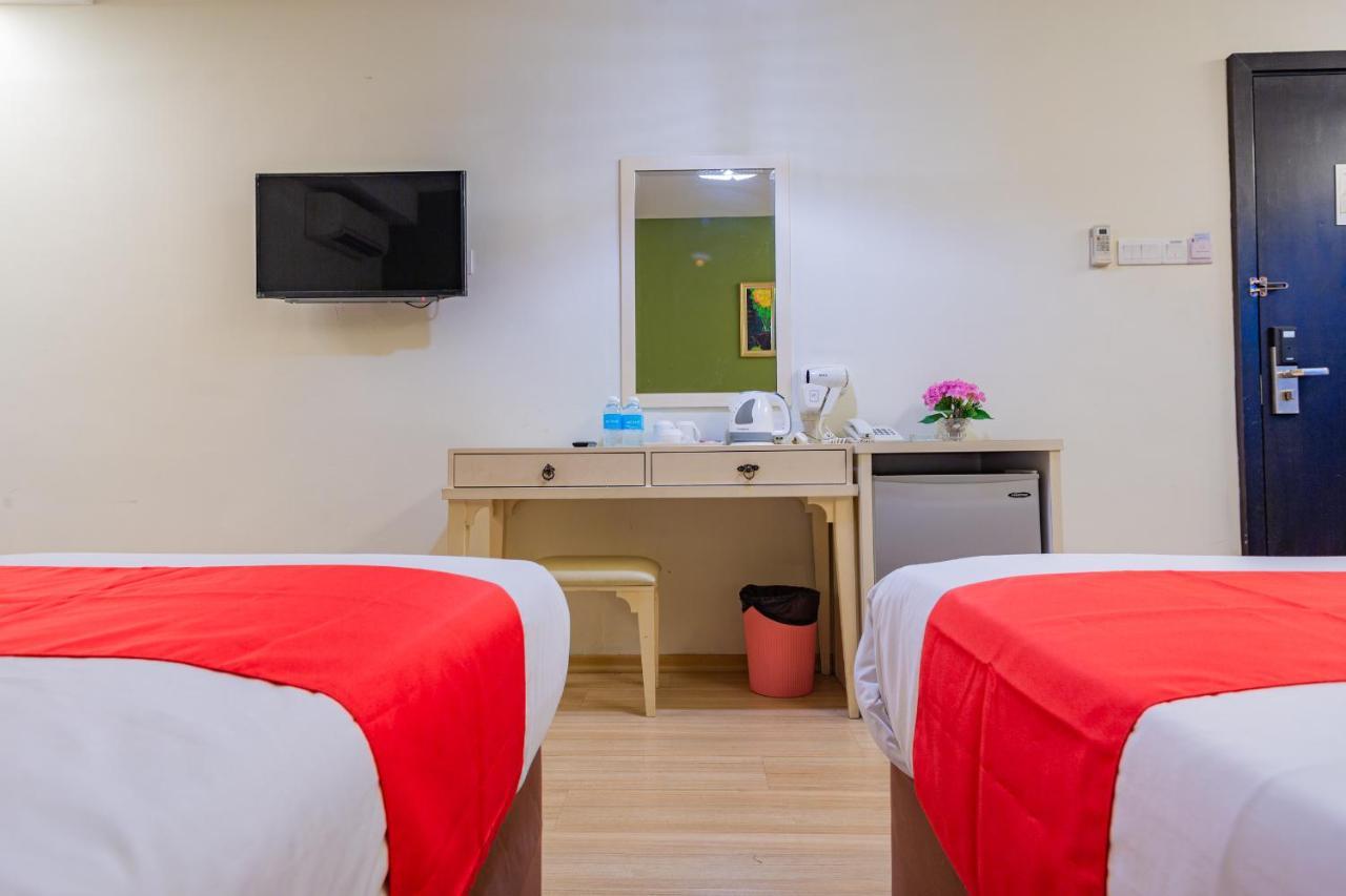 Hotel 101 Permas Jaya Johor Bahru Extérieur photo