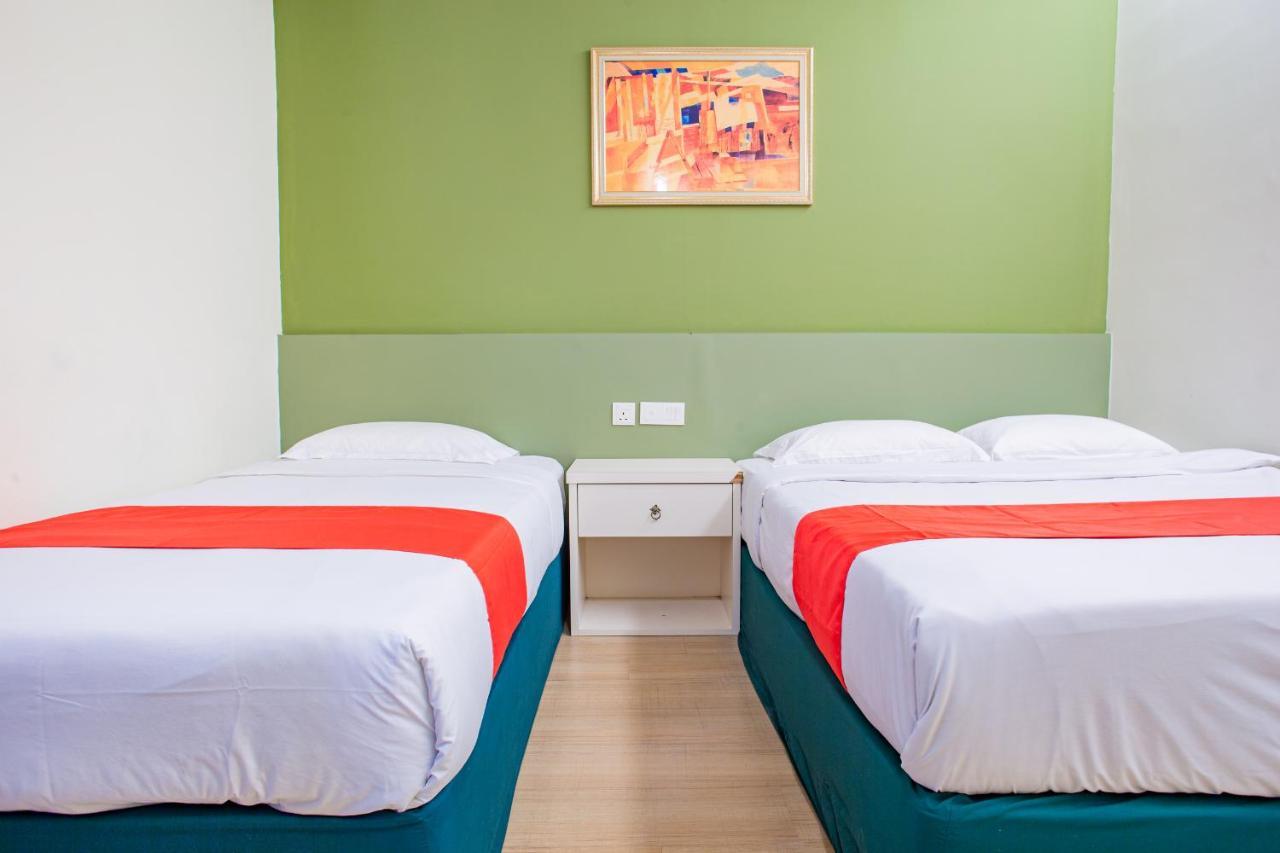 Hotel 101 Permas Jaya Johor Bahru Extérieur photo